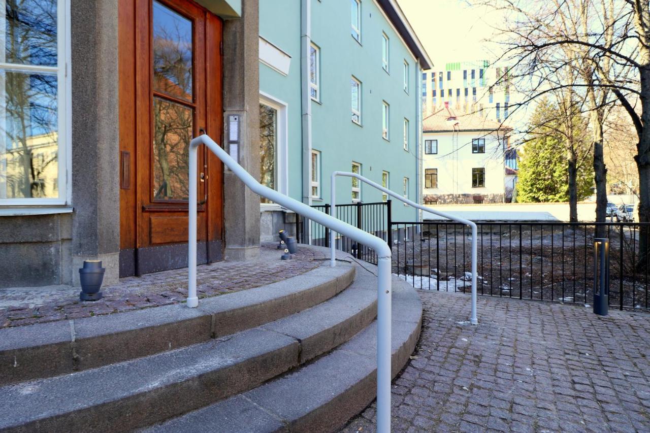 Forenom Serviced Apartments Helsinki Toeoeloe Bagian luar foto
